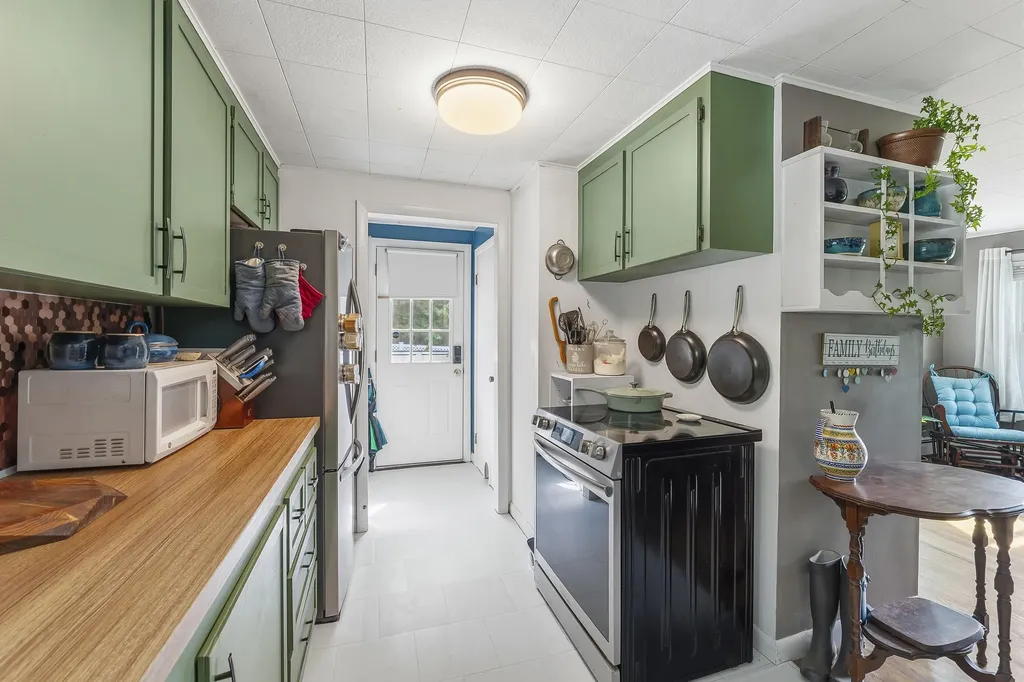 44 King Road Lisbon ME 04250
