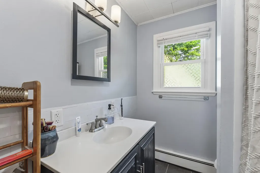 44 King Road Lisbon ME 04250