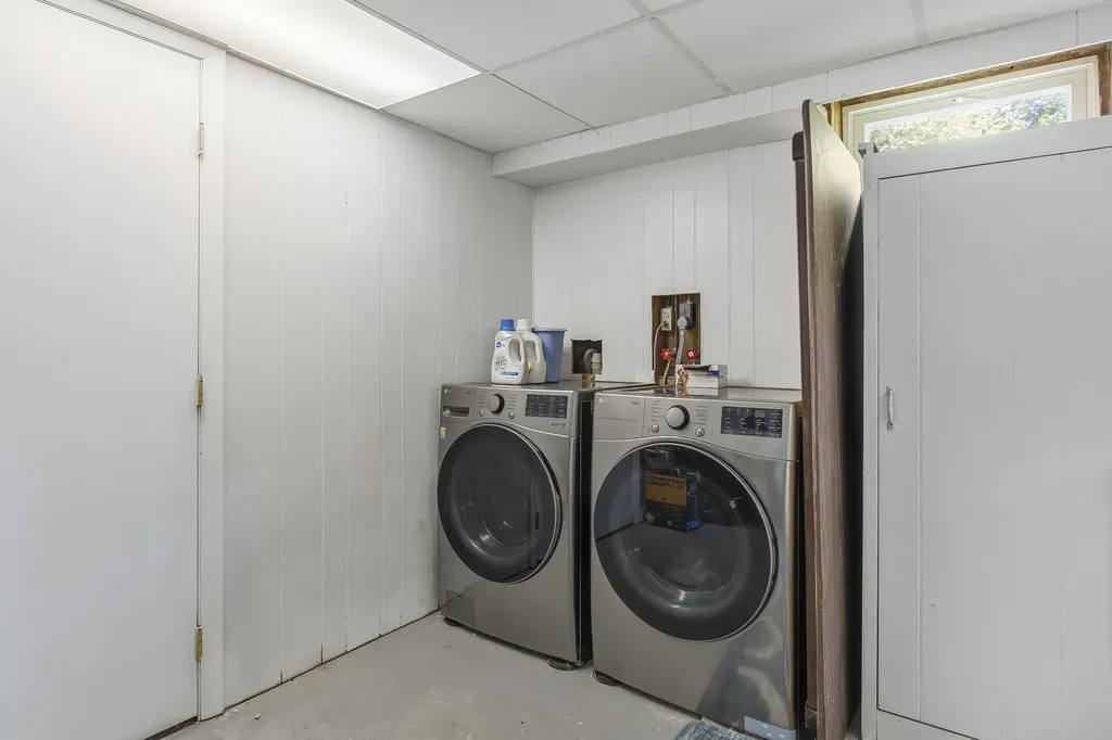 44 King Road Lisbon ME 04250
