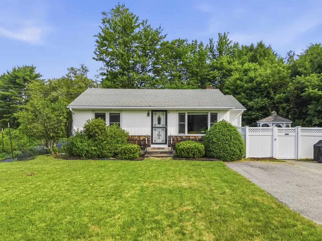 44 King Road Lisbon ME 04250