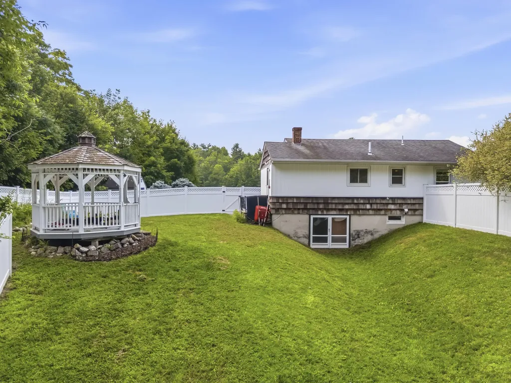 44 King Road Lisbon ME 04250
