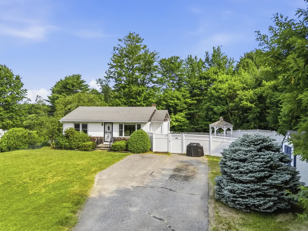 44 King Road Lisbon ME 04250