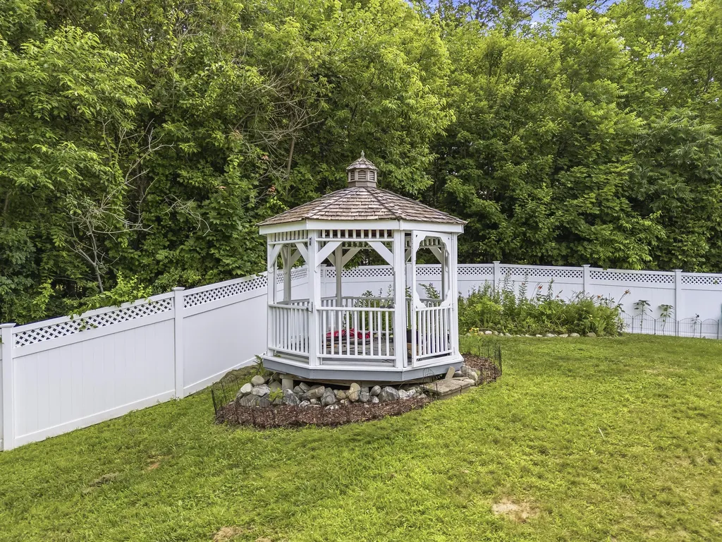 44 King Road Lisbon ME 04250