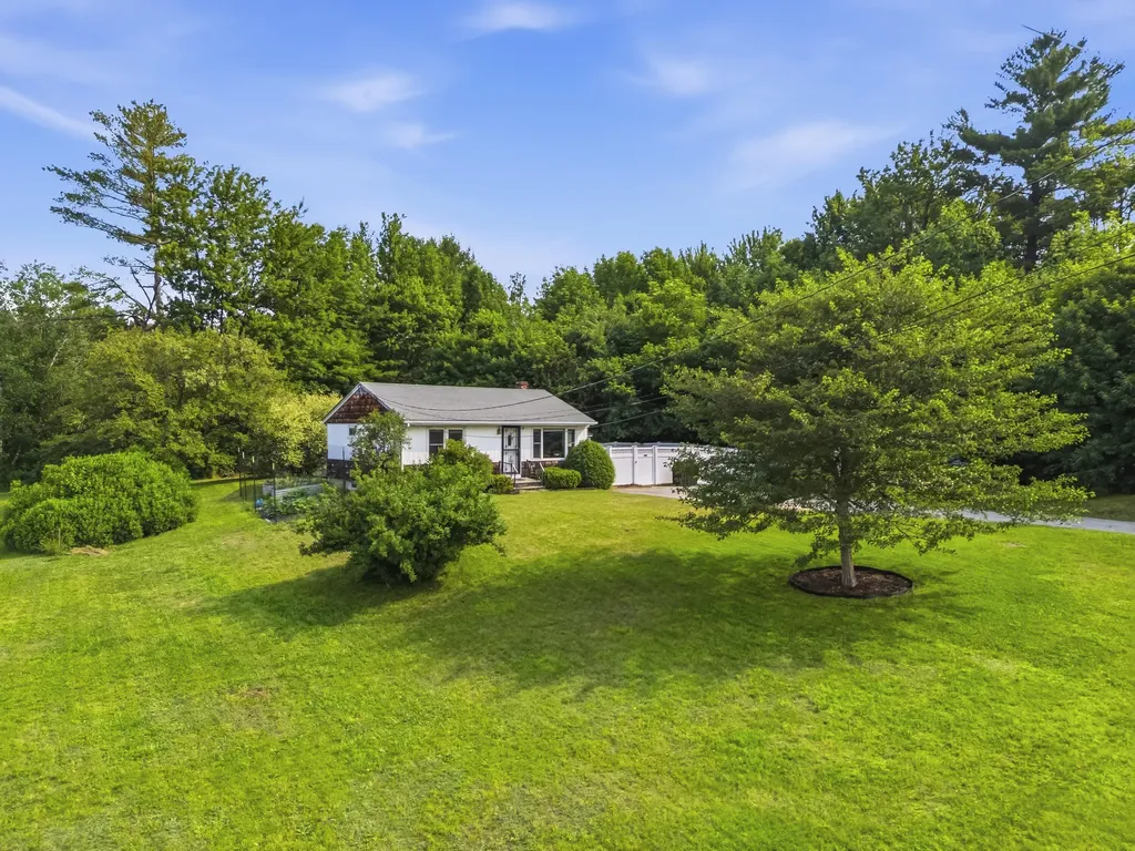 44 King Road Lisbon ME 04250