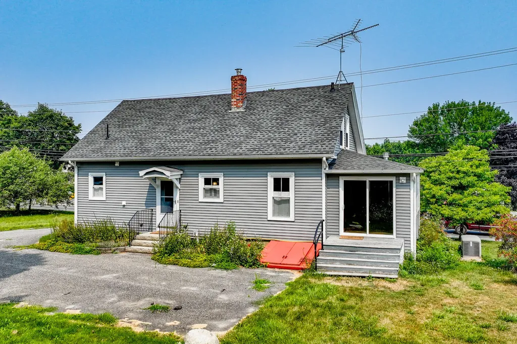 17 Main Street Albion ME 04910