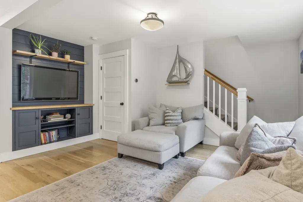 45 Charles Hill Road Kittery ME 03905