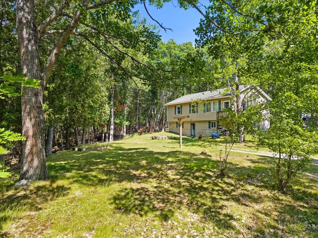 12 Seekins Way Orrington ME 04474