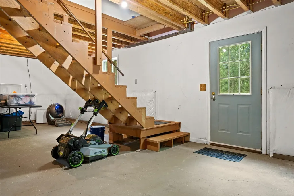 12 Seekins Way Orrington ME 04474