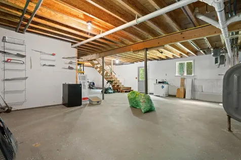 12 Seekins Way Orrington ME 04474