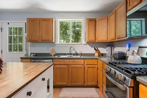 12 Seekins Way Orrington ME 04474