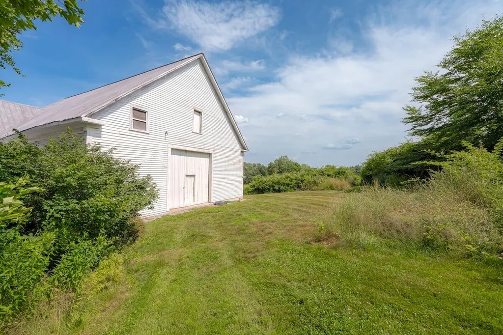 32 Don Hunt Road Norway ME 04268