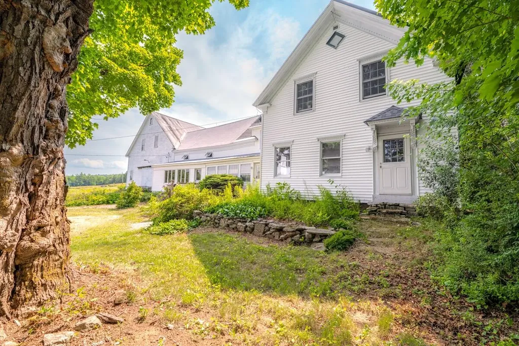 32 Don Hunt Road Norway ME 04268