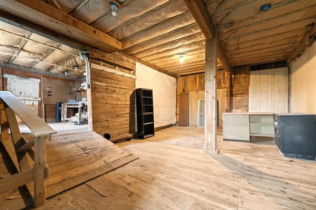 32 Don Hunt Road Norway ME 04268