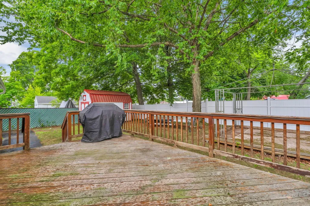 18 Grove Street East Millinocket ME 04430