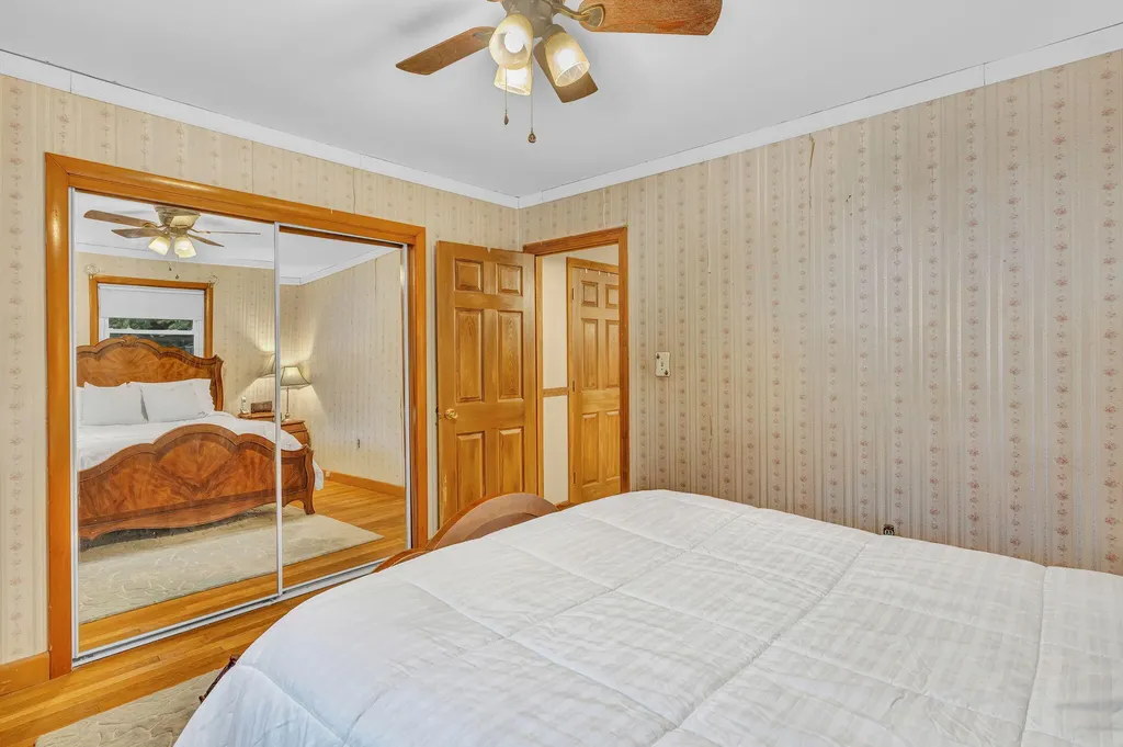 18 Grove Street East Millinocket ME 04430