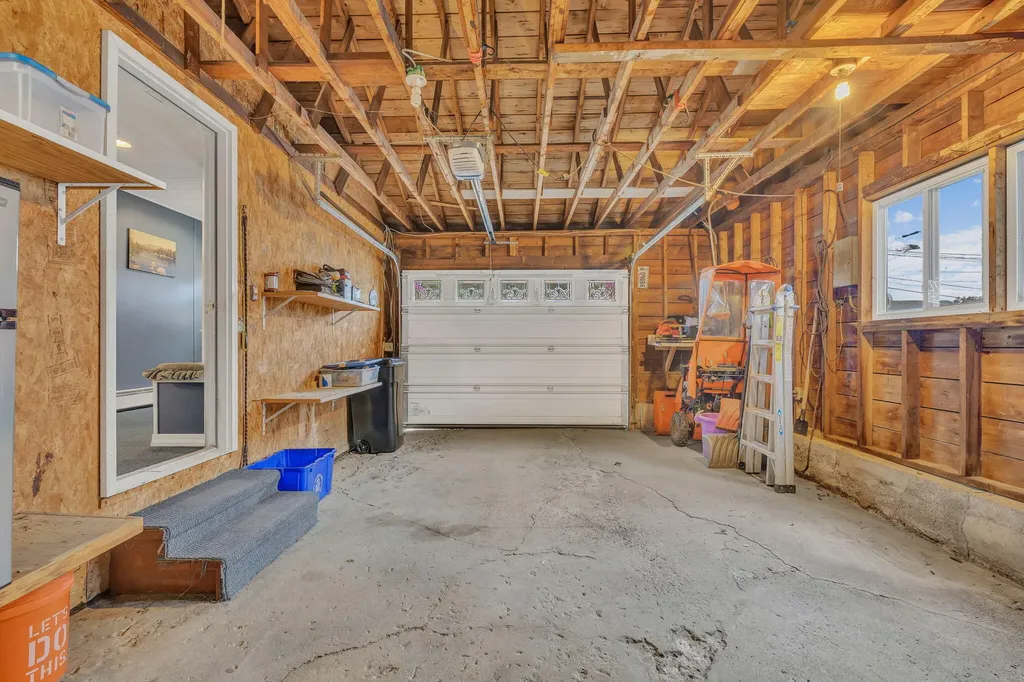 18 Grove Street East Millinocket ME 04430