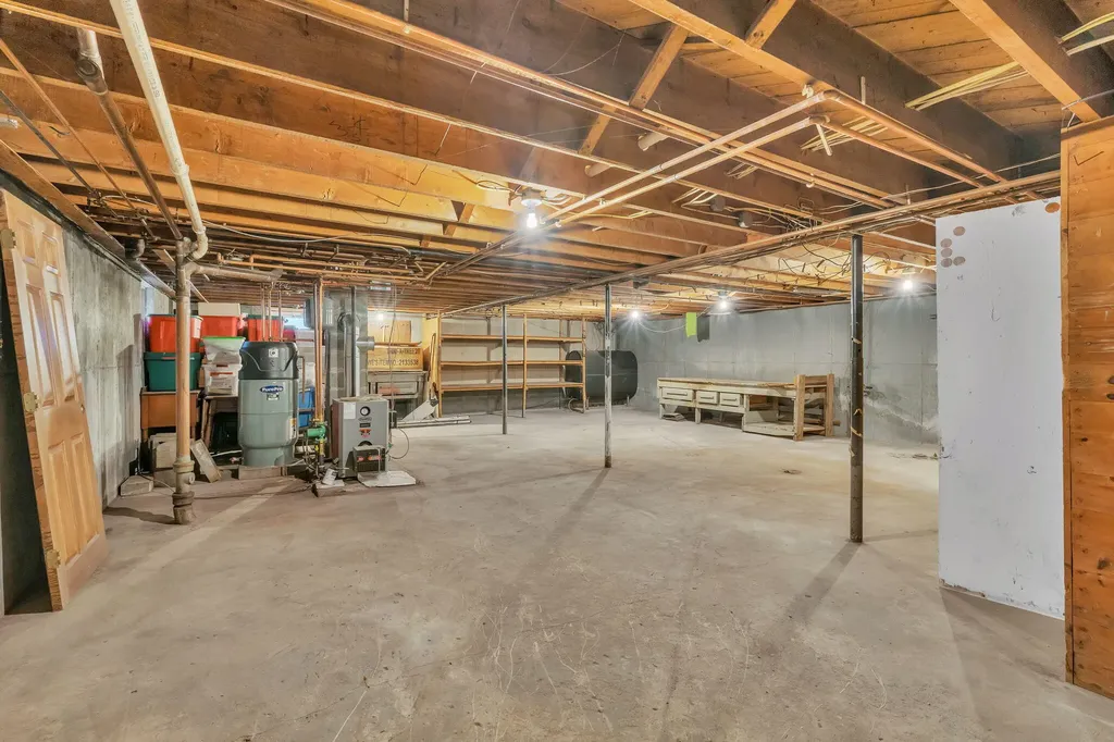 18 Grove Street East Millinocket ME 04430