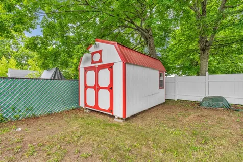 18 Grove Street East Millinocket ME 04430
