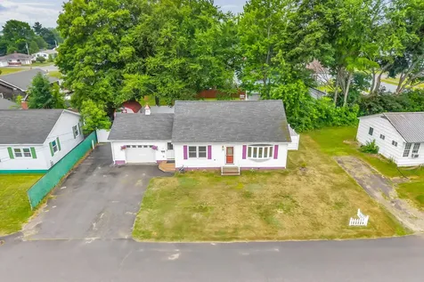 18 Grove Street East Millinocket ME 04430