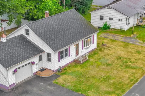 18 Grove Street East Millinocket ME 04430
