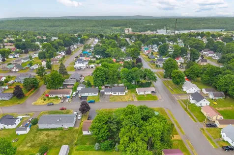 18 Grove Street East Millinocket ME 04430