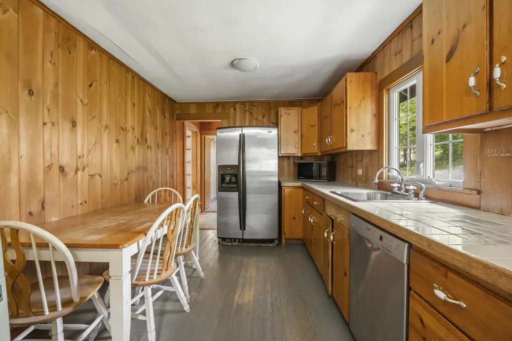 193 Lobster Cove Road Boothbay Harbor ME 04538