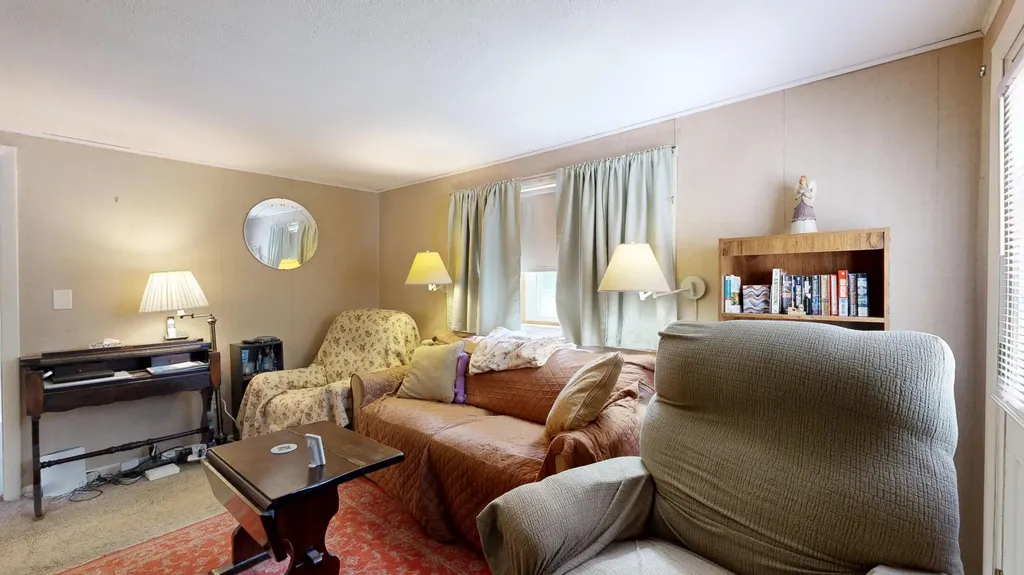 1776 Riverside Drive Auburn ME 04210