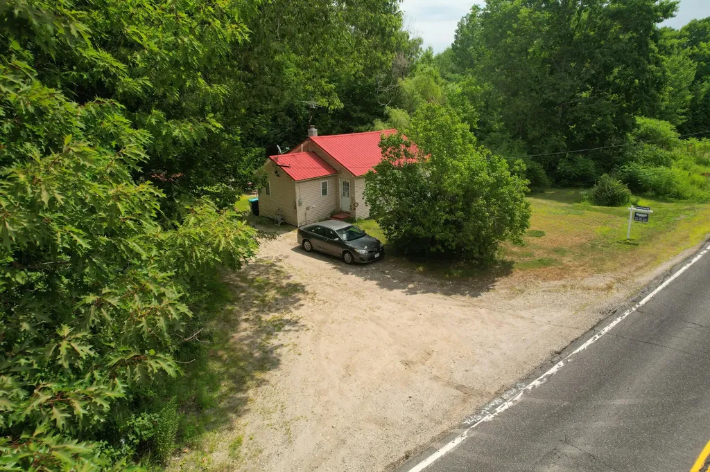 1776 Riverside Drive Auburn ME 04210