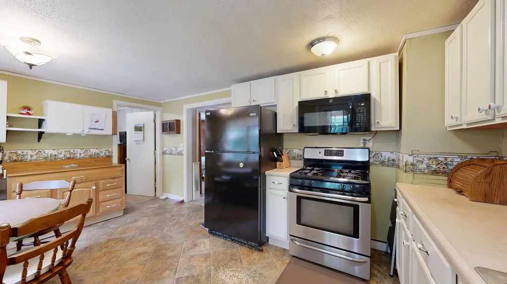 1776 Riverside Drive Auburn ME 04210