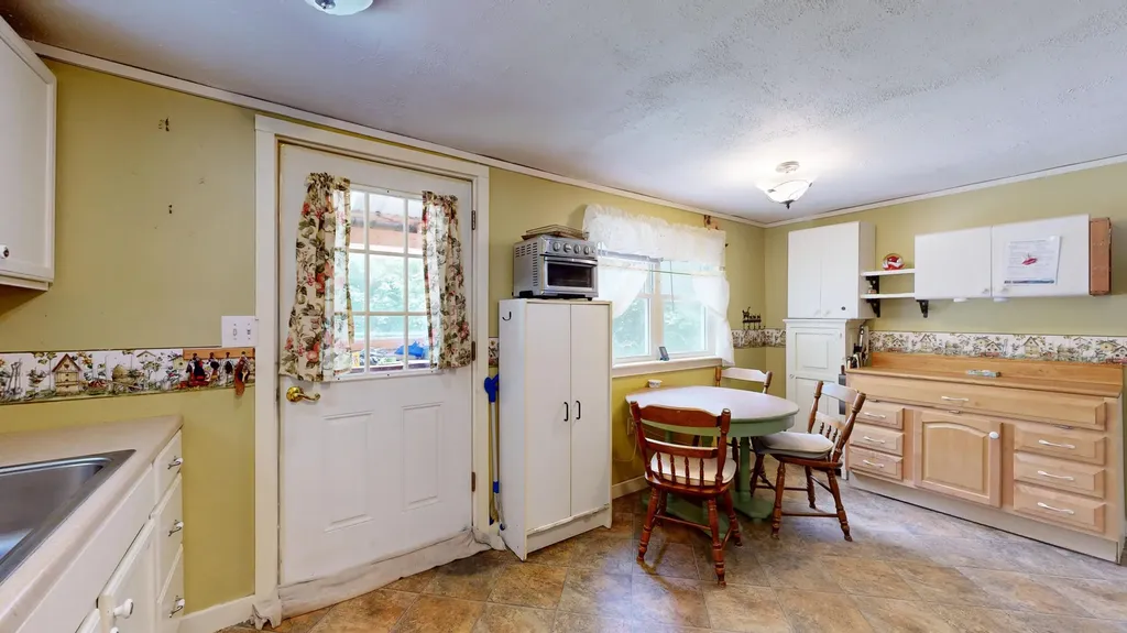 1776 Riverside Drive Auburn ME 04210