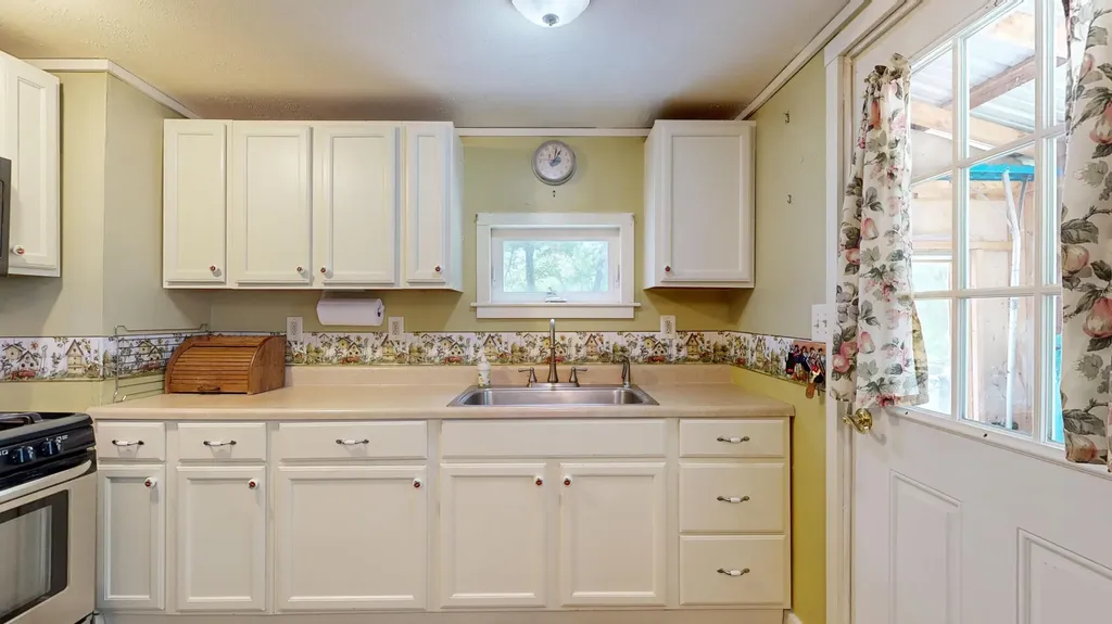 1776 Riverside Drive Auburn ME 04210
