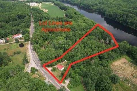 1776 Riverside Drive Auburn ME 04210