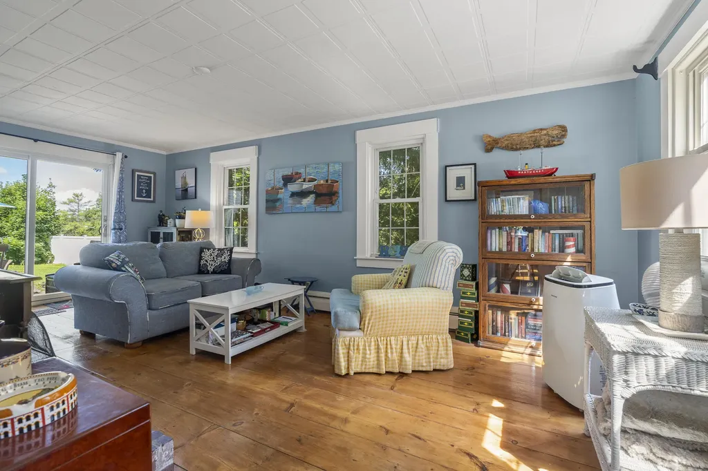 101 Bristol Road Damariscotta ME 04543