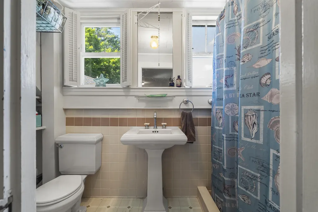 101 Bristol Road Damariscotta ME 04543