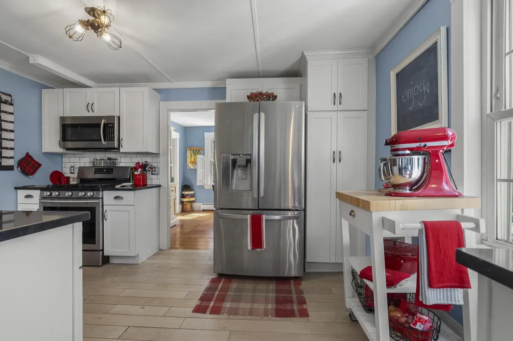 101 Bristol Road Damariscotta ME 04543