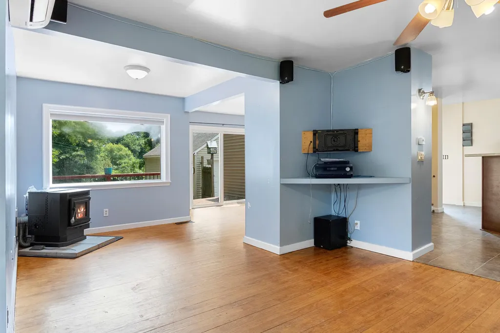 455 Old County Road Rockland ME 04841