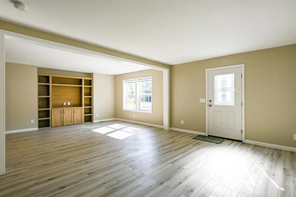 65 Golden Era Circle Alfred ME 04002