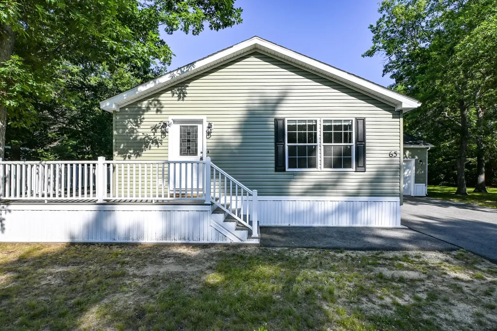 65 Golden Era Circle Alfred ME 04002