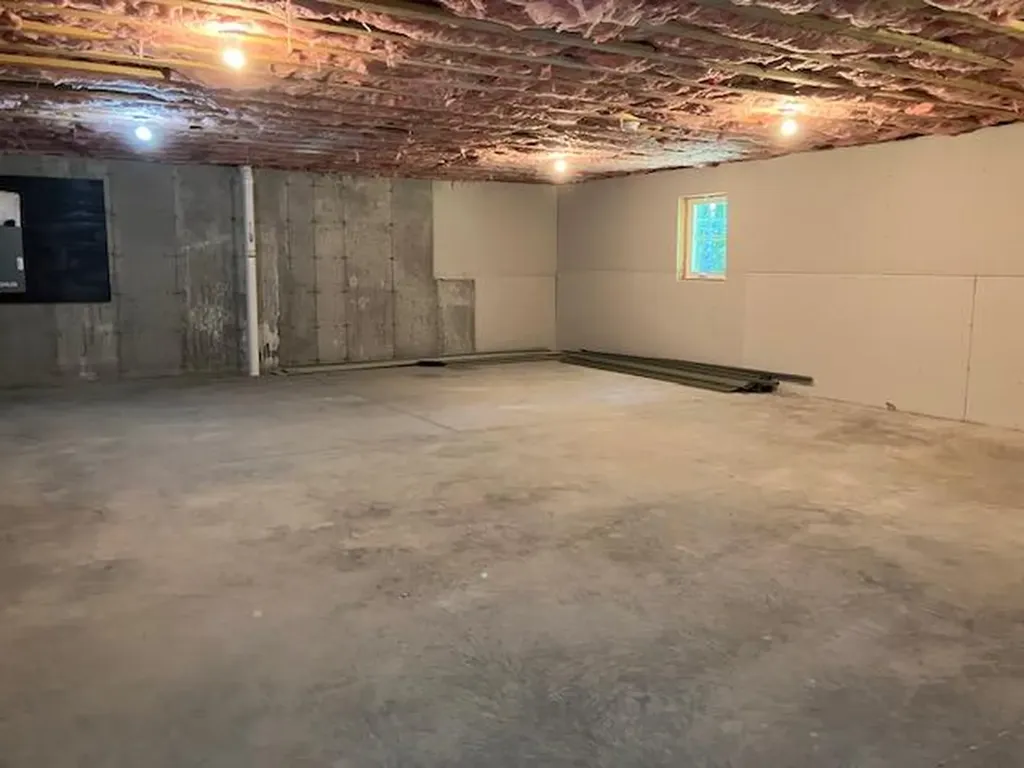 731 Hanson Ridge Road Sanford ME 04083