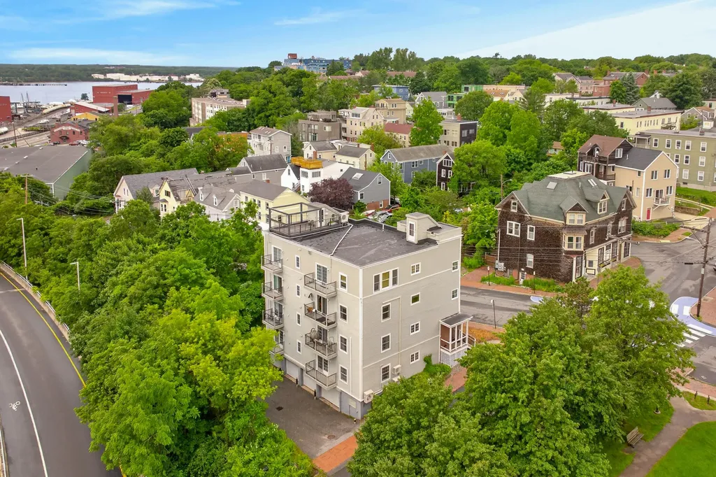 Portland ME, 24 Brackett Street, Unit 1
