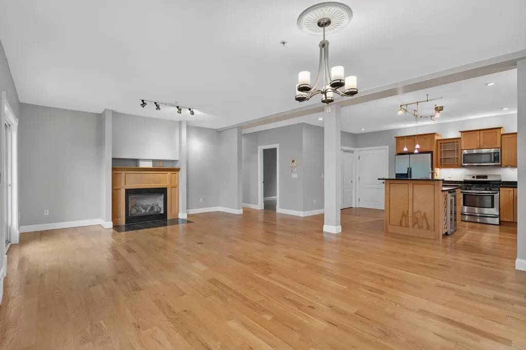24 Brackett Street Portland ME 04102