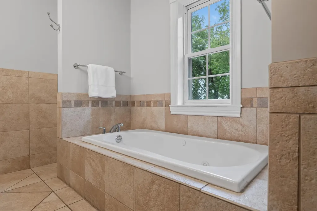 24 Brackett Street Portland ME 04102