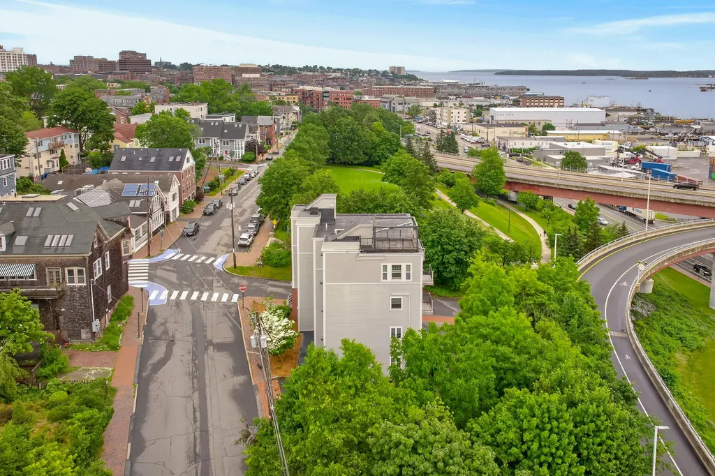 24 Brackett Street Portland ME 04102
