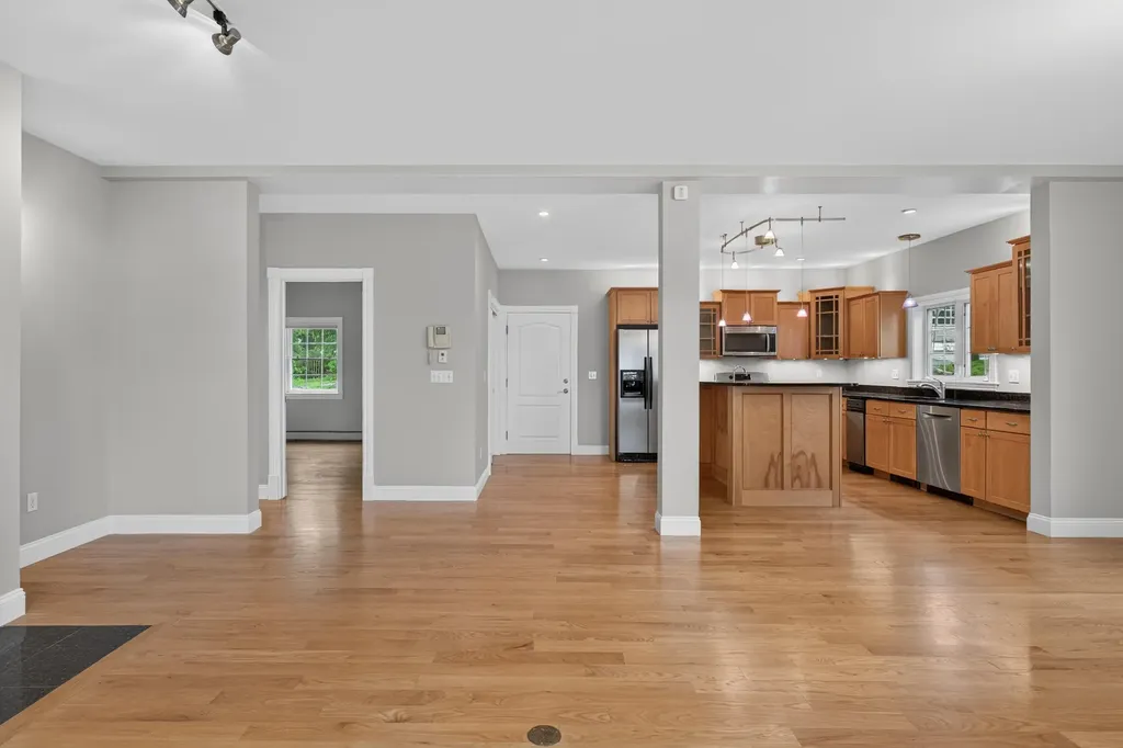 24 Brackett Street Portland ME 04102