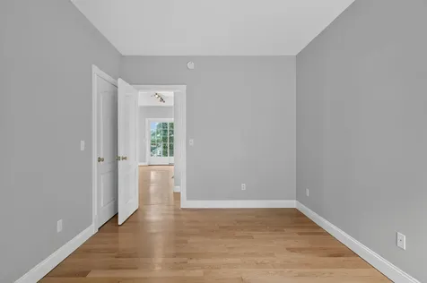 24 Brackett Street Portland ME 04102