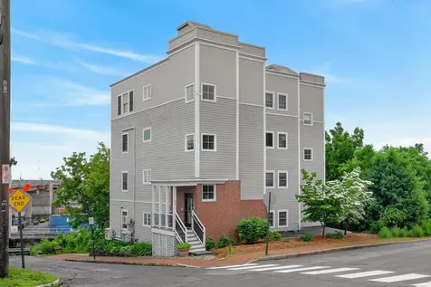 24 Brackett Street Portland ME 04102