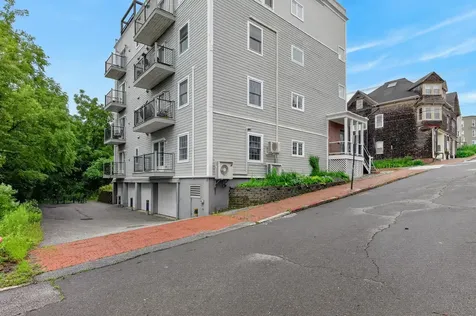 24 Brackett Street Portland ME 04102