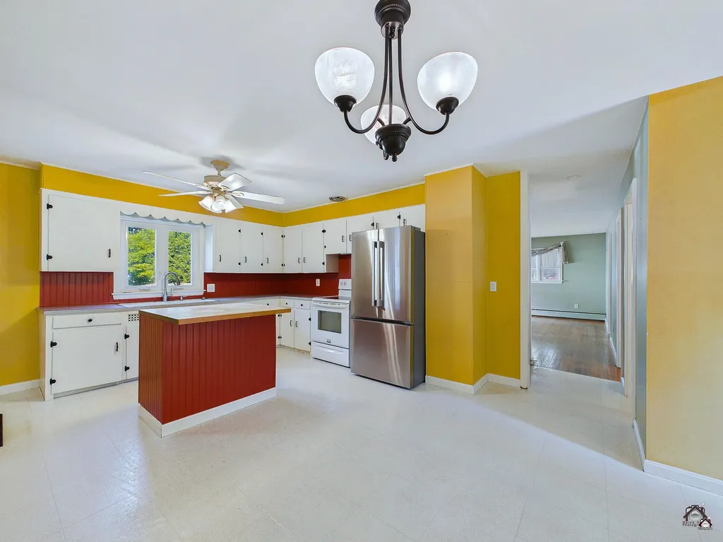 18 Fairview Court Auburn ME 04210