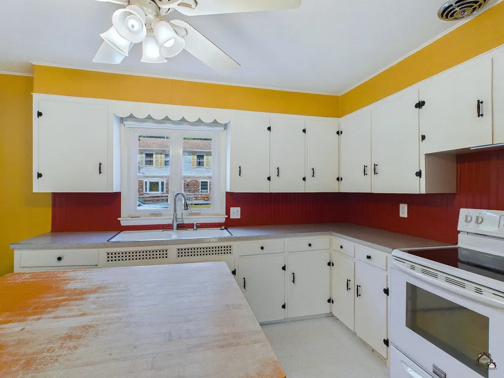 18 Fairview Court Auburn ME 04210