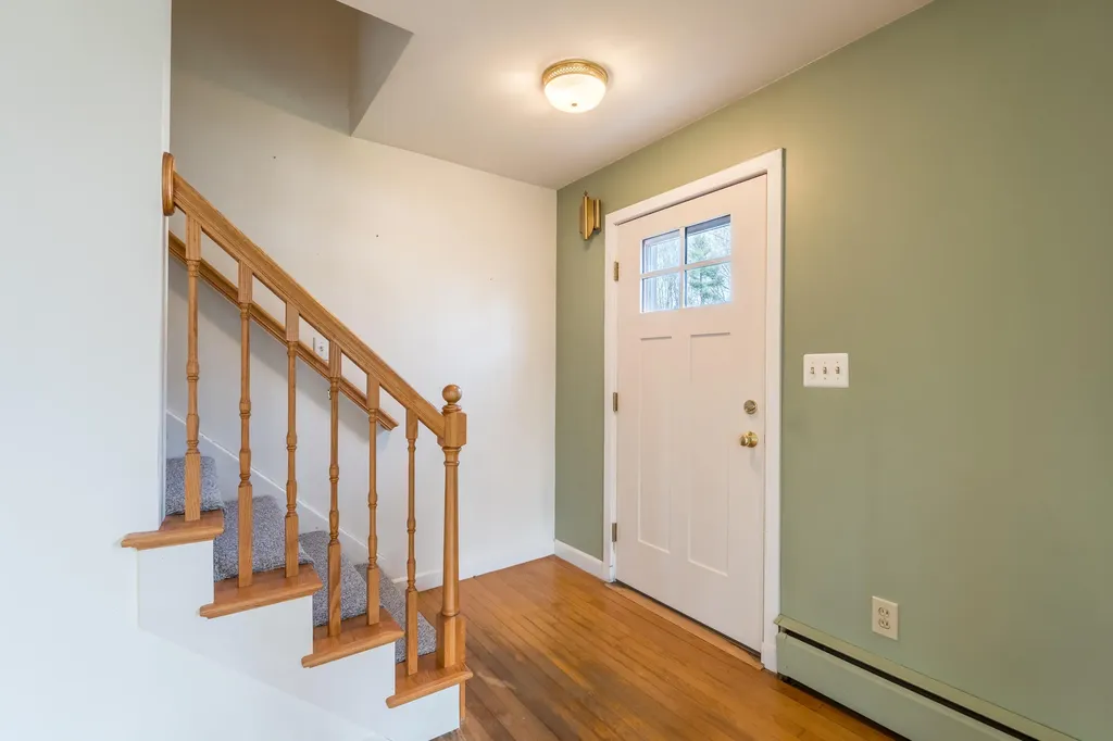 18 Fairview Court Auburn ME 04210